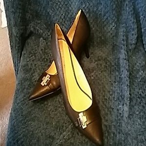 Nine West kitten heeled black pumps